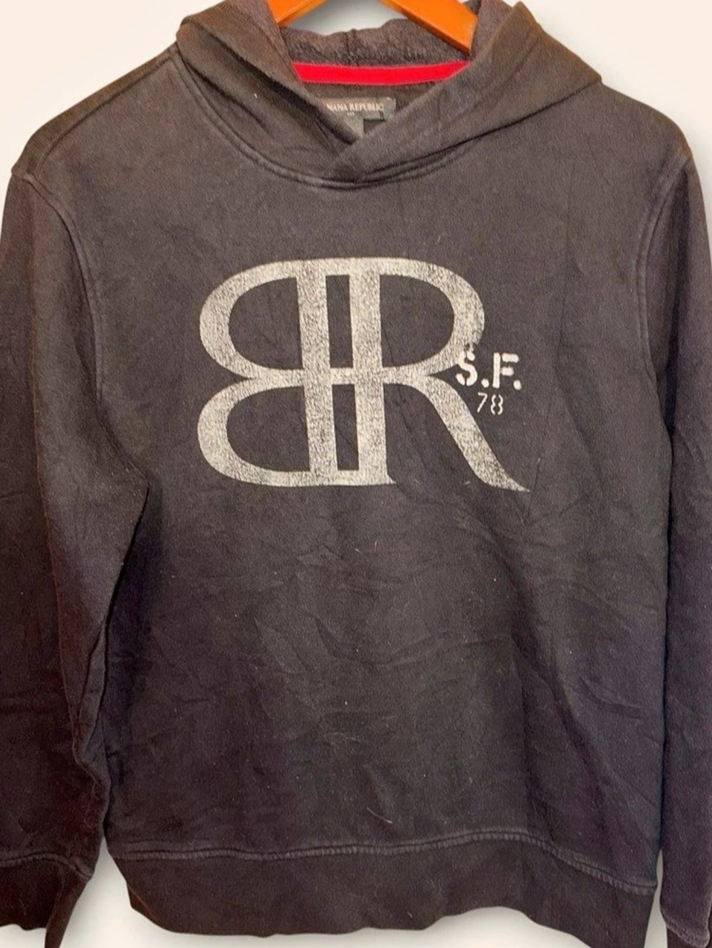 Banana Republic Graphic Pullover Hoodie in Black Size Medium